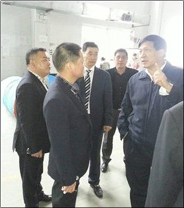 中国塑协人造革合成革专委会领导赴临海合成革园区参观